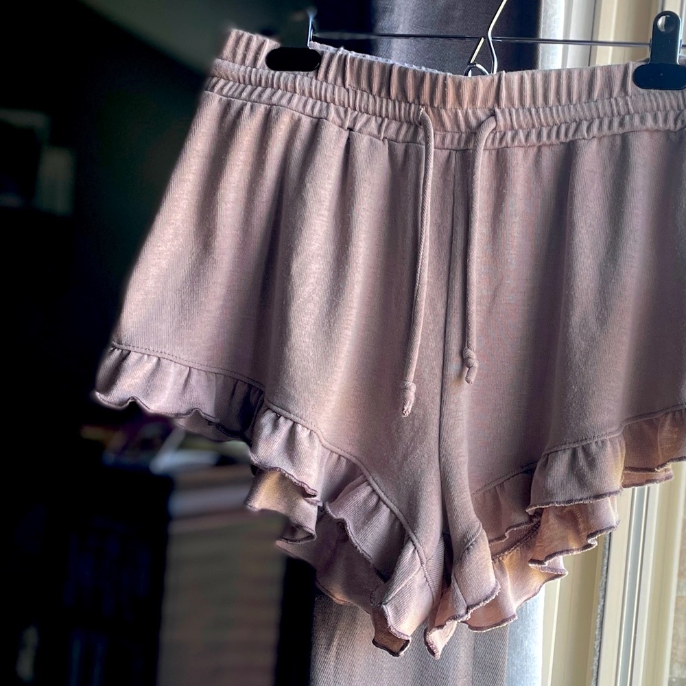 ⬇️ Altar’d State Soft Ruffle Shorts